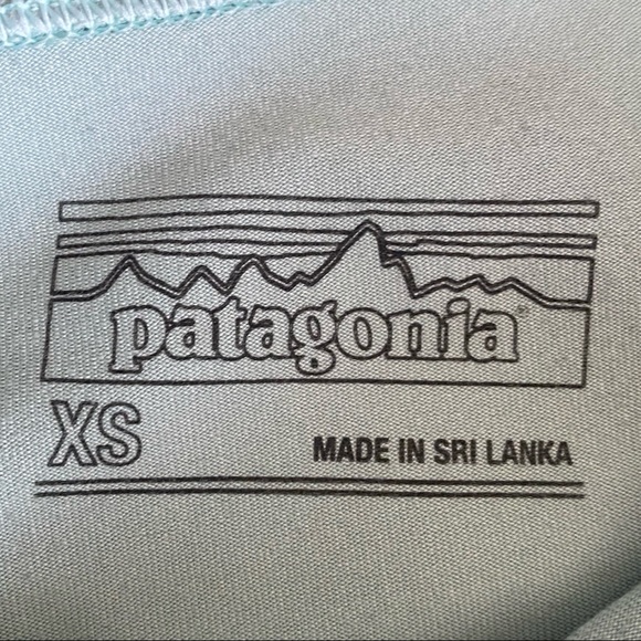 Patagonia Centered Cropped Leggings in Fast Quilt Gypsum Green - Picture 4 of 5